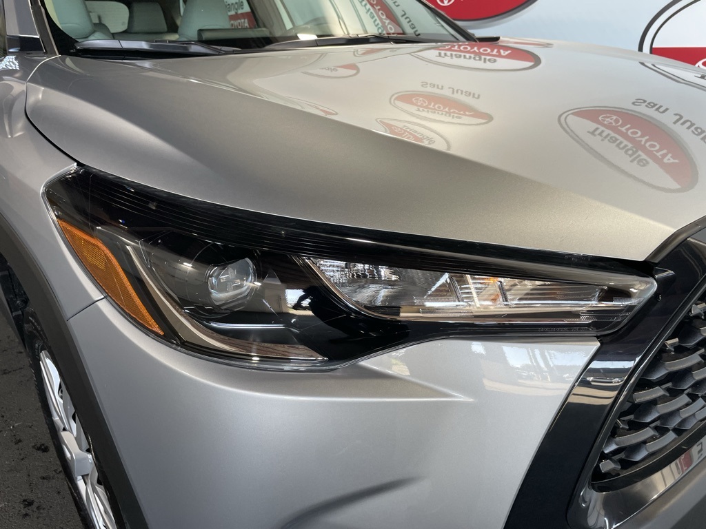 Thumbnail: 2025 Toyota Corolla Cross - 10