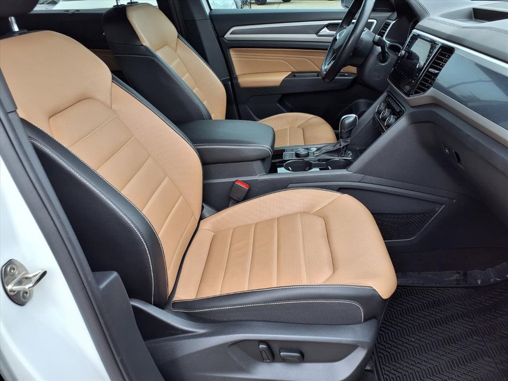 2022 Volkswagen Atlas Cross Sport 3.6L V6 SEL Premium R-Line White at DeMontrond Auto Country