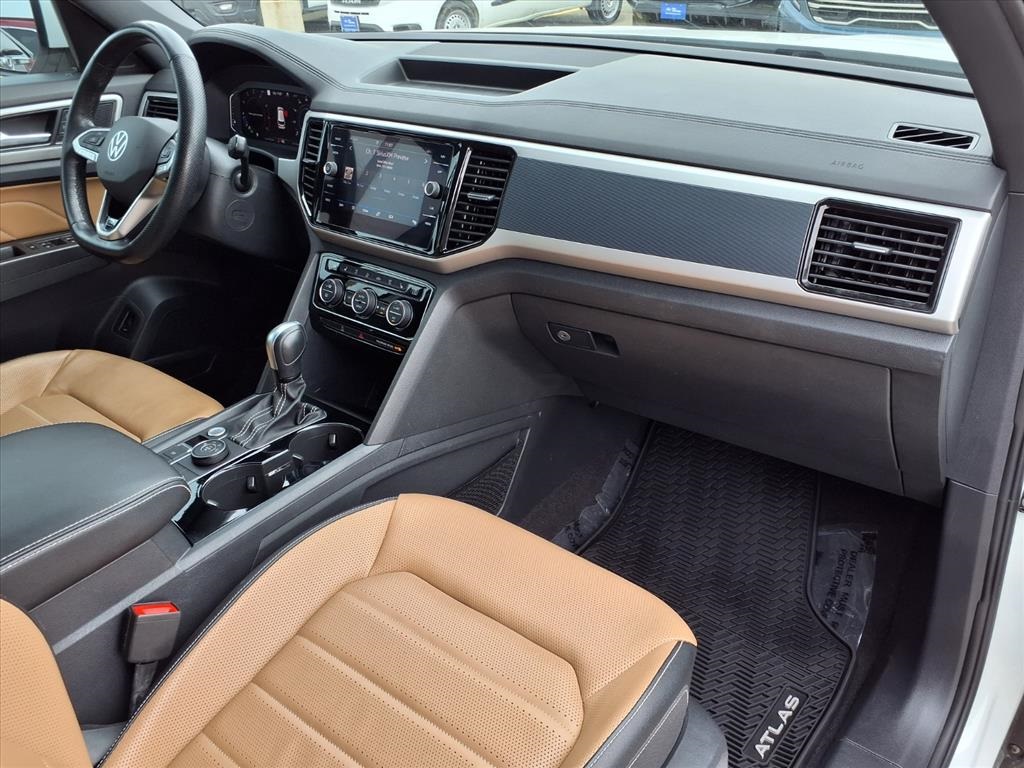 2022 Volkswagen Atlas Cross Sport 3.6L V6 SEL Premium R-Line White at DeMontrond Auto Country