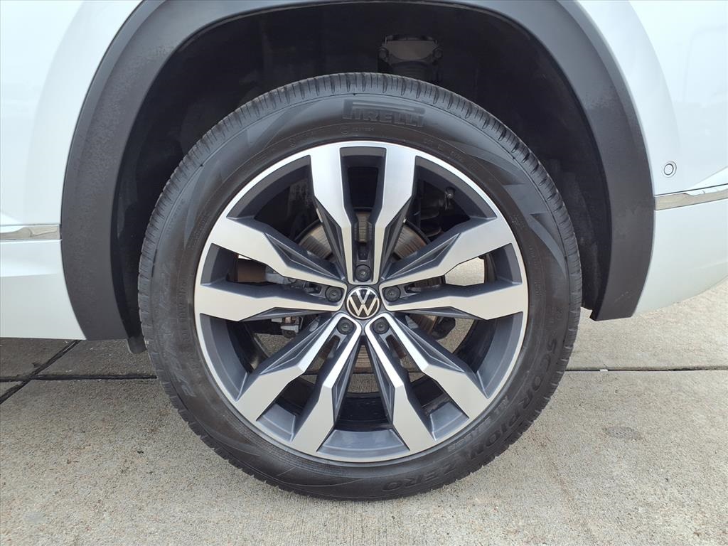 2022 Volkswagen Atlas Cross Sport 3.6L V6 SEL Premium R-Line White at DeMontrond Auto Country