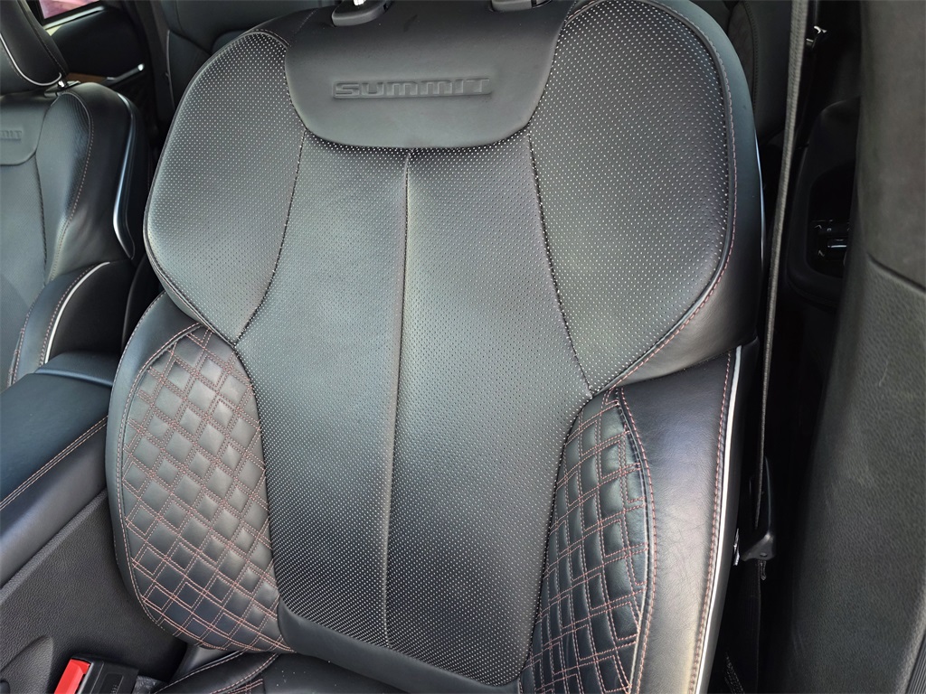 2023 Jeep Grand Cherokee Summit White at Ultimate Motorsports