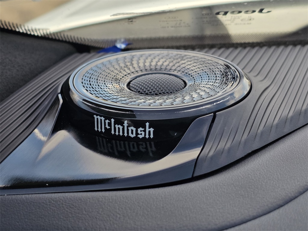 2023 Jeep Grand Cherokee Summit White at Ultimate Motorsports