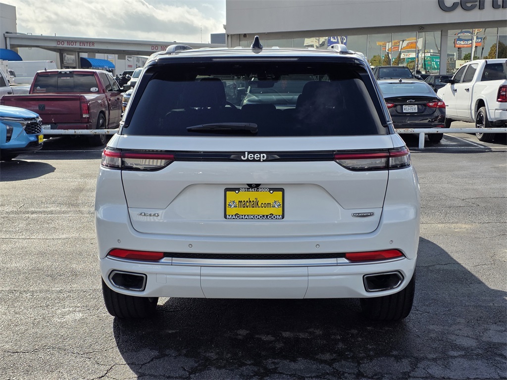 2023 Jeep Grand Cherokee Summit White at Ultimate Motorsports