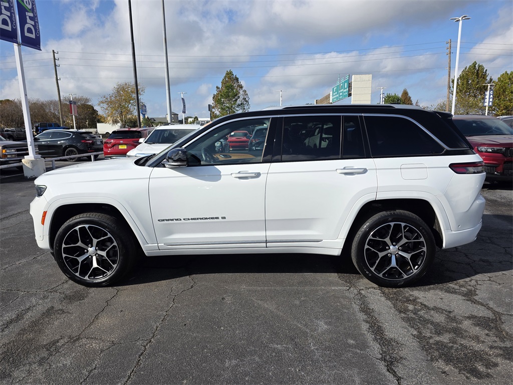 2023 Jeep Grand Cherokee Summit White at Ultimate Motorsports
