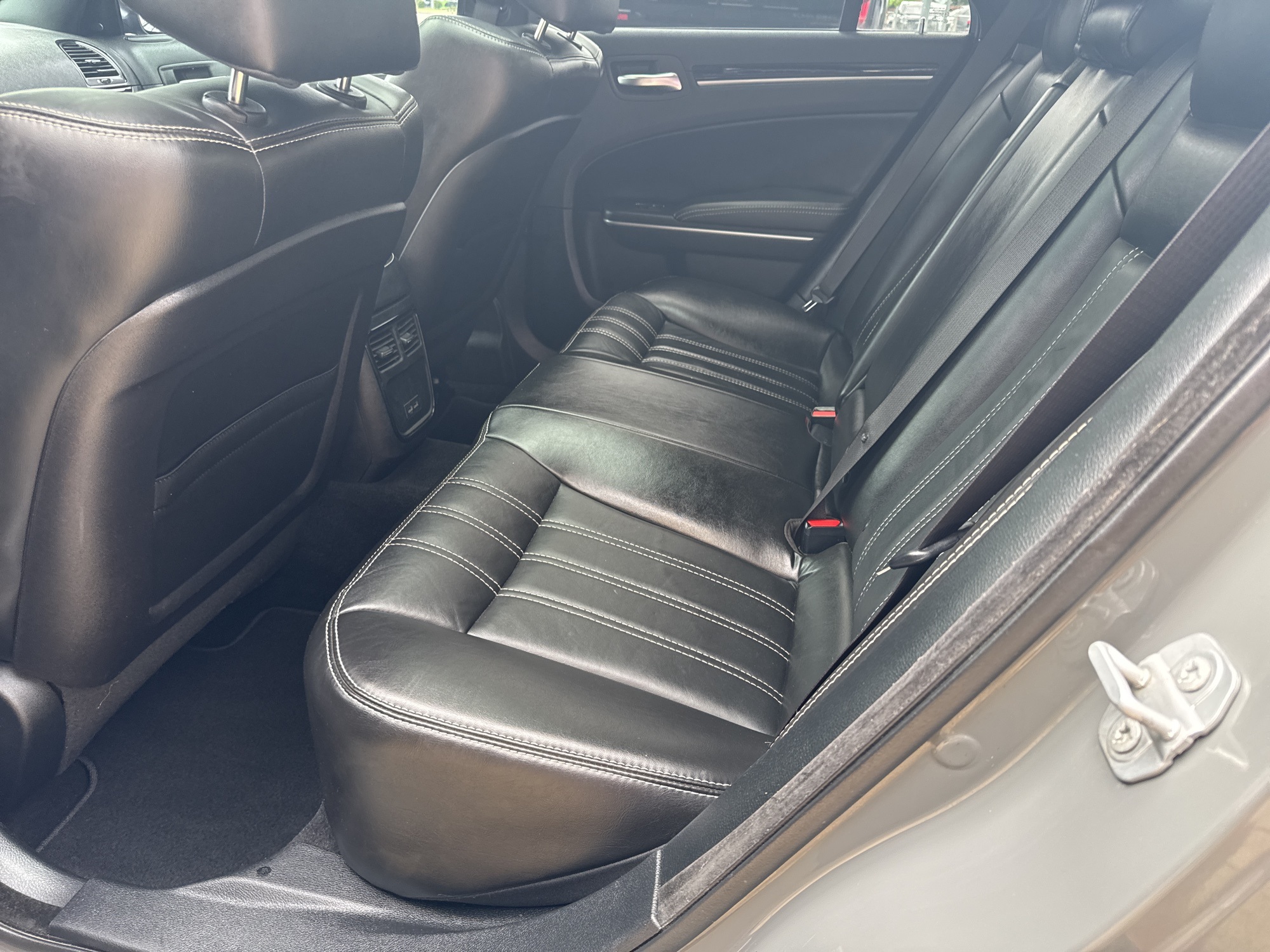 2019 Chrysler 300 S photo 11