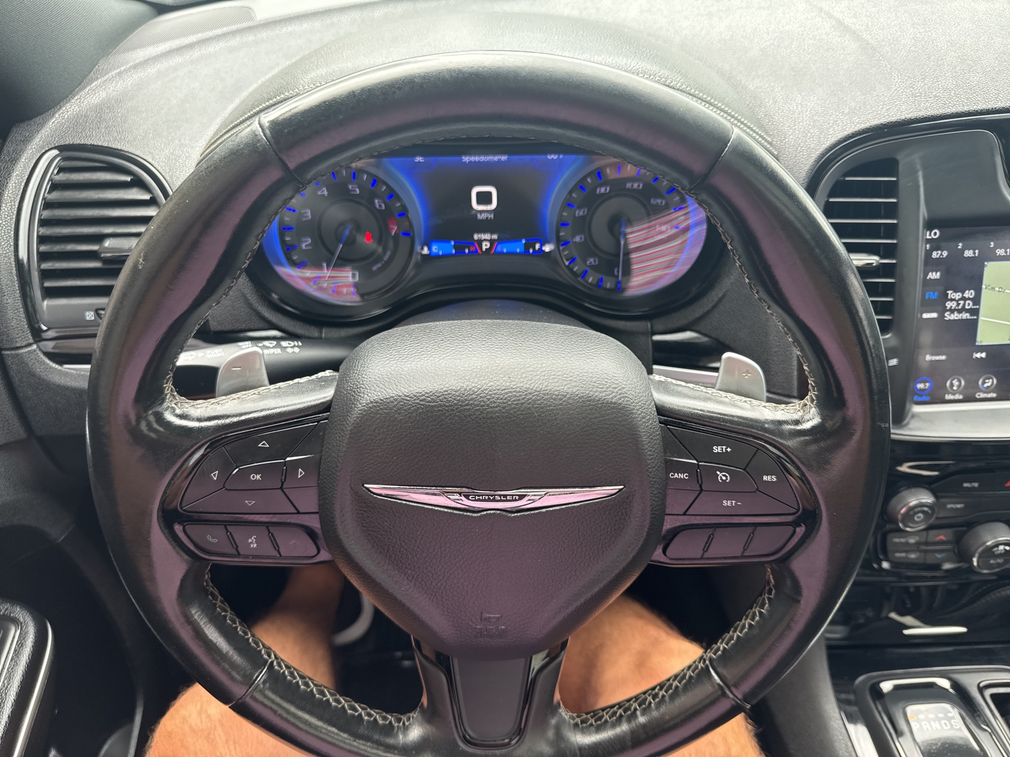 2019 Chrysler 300 S photo 13
