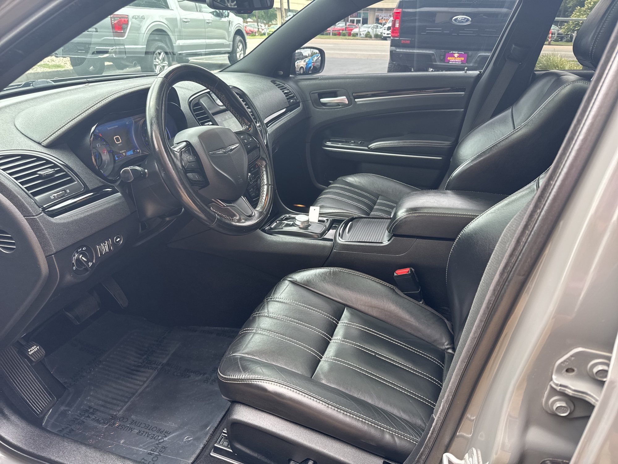 2019 Chrysler 300 S photo 9