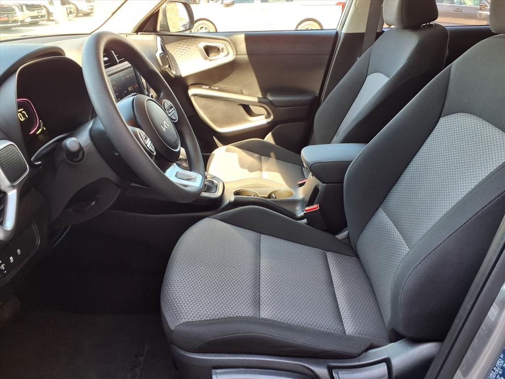 2025 Kia Soul LX - 5