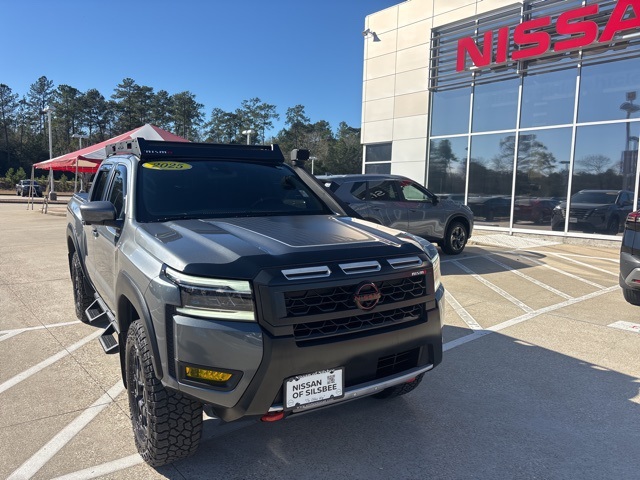 2025 Nissan Frontier PRO-4X Crew Cab 4WD