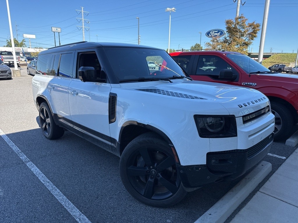 2023 Land Rover Defender 130 X-Dynamic SE 2023 Land Rover Defender 130 X-Dynamic SE