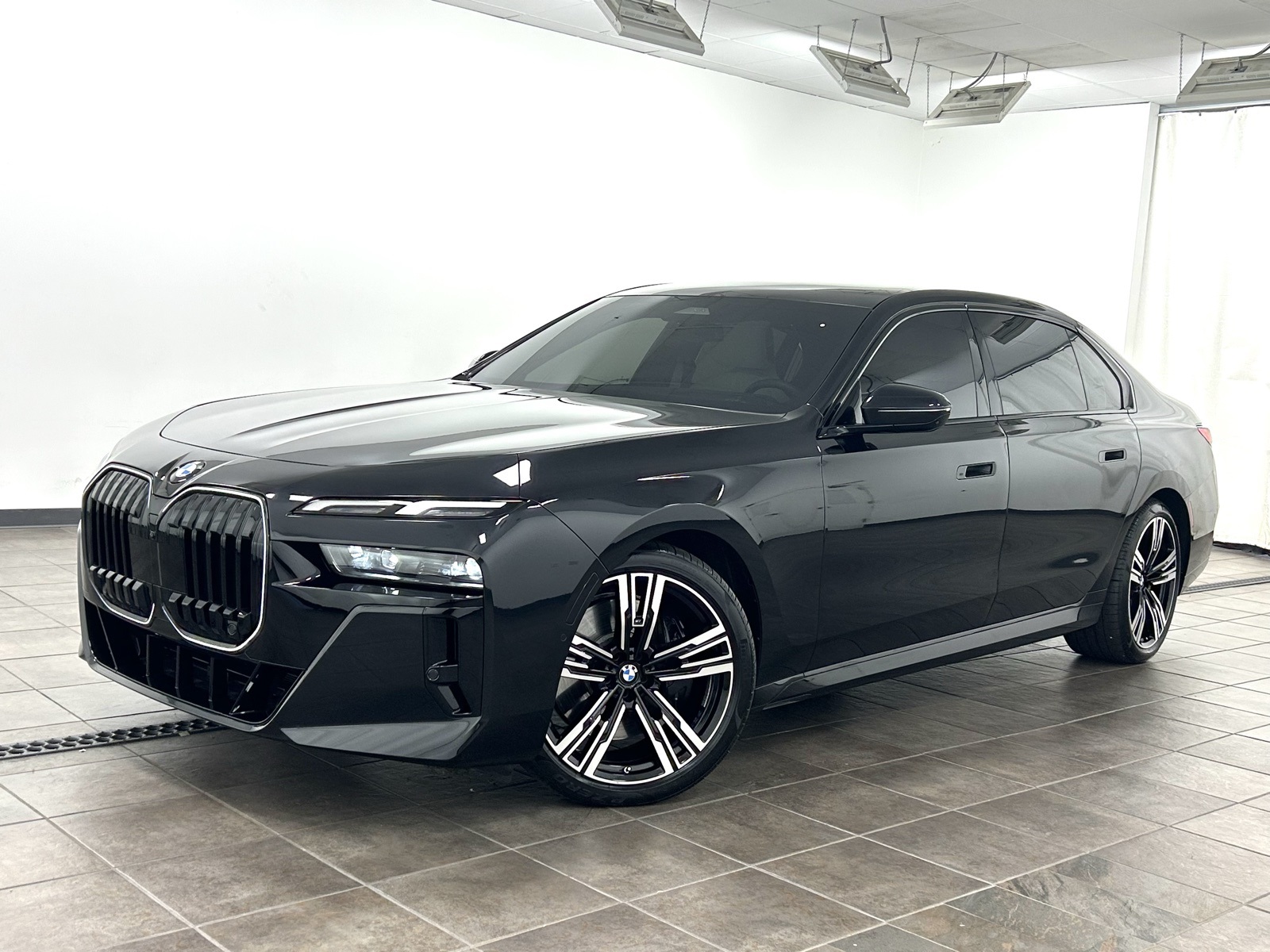 2025 BMW 7 Series 760i xDrive
