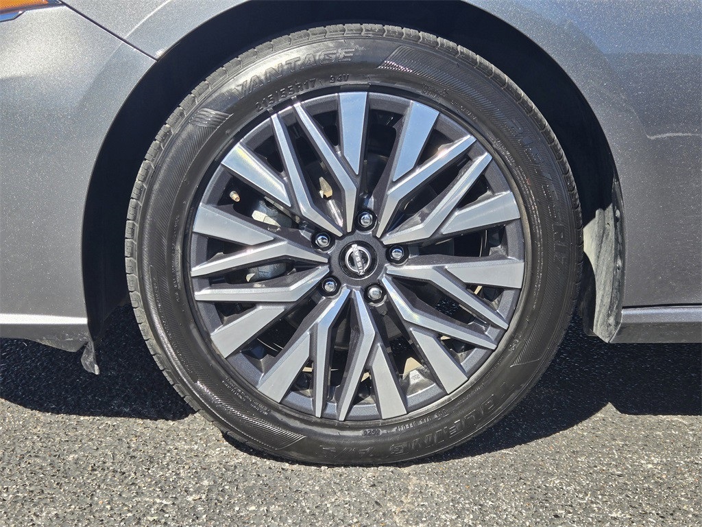 2024 Nissan Altima 2.5 SV - 9