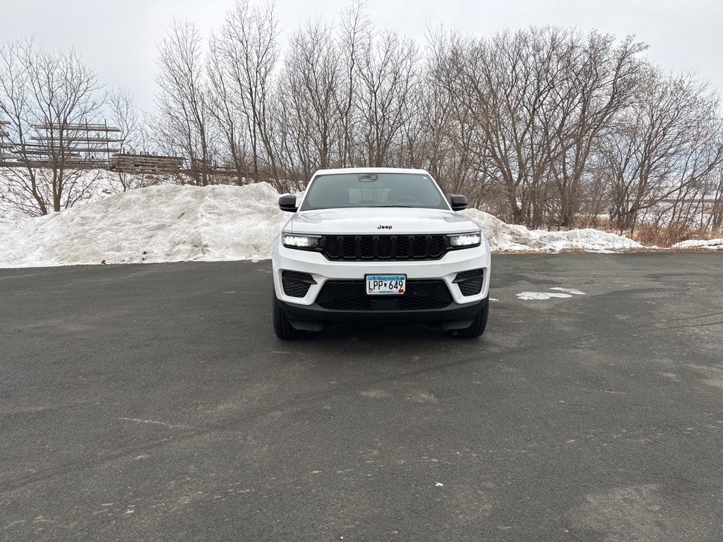 Used 2024 Jeep Grand Cherokee Altitude with VIN 1C4RJHAG4RC699241 for sale in Zumbrota, Minnesota