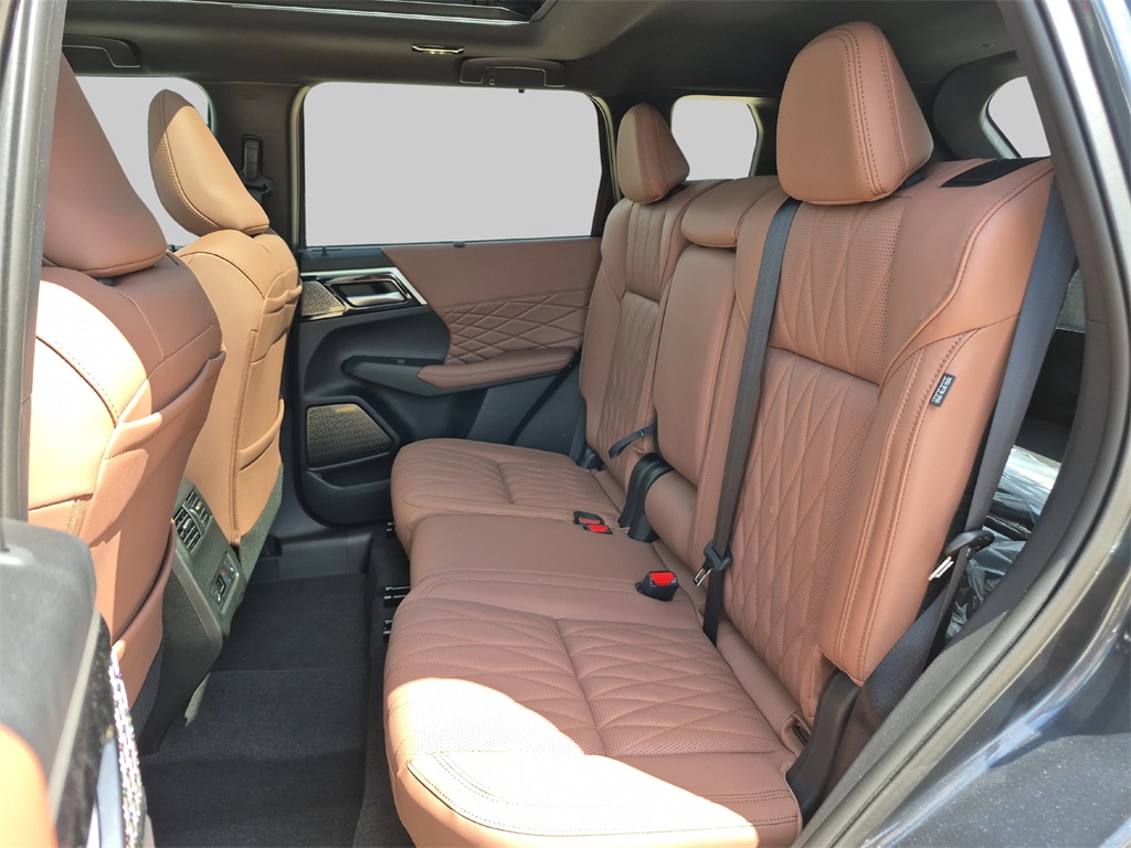 2025 Mitsubishi Outlander SEL Gray at North Houston Mitsubishi