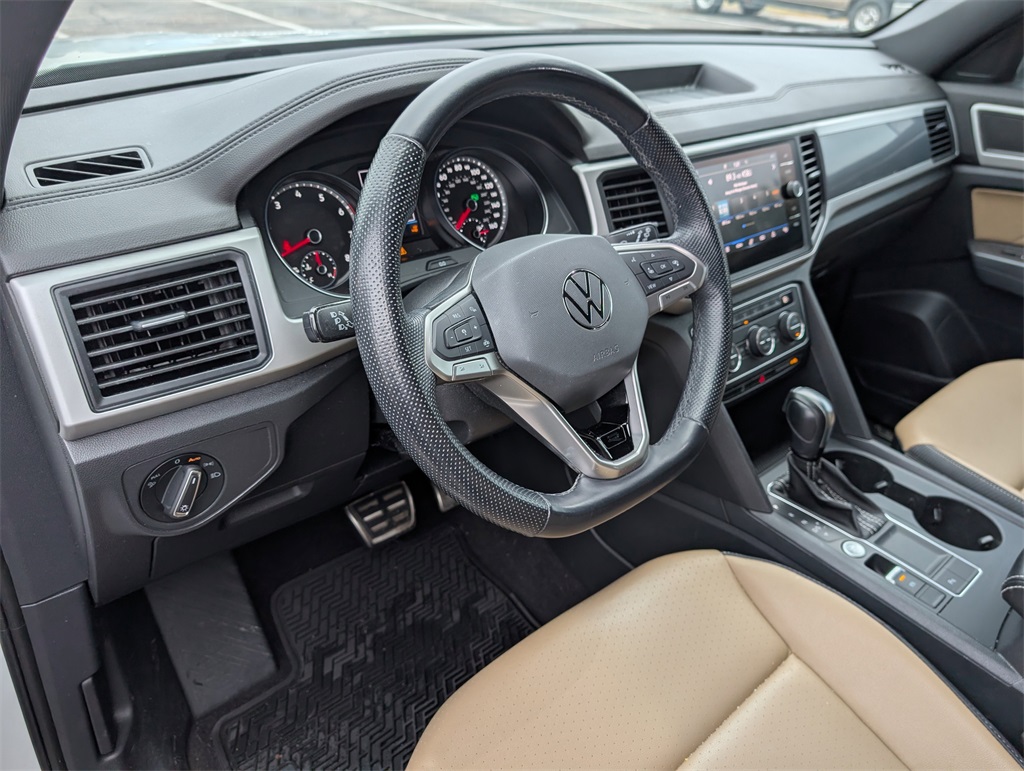 2021 Volkswagen Atlas Cross Sport 3.6L V6 SE w/Technology R-Line  at DeMontrond Auto Country