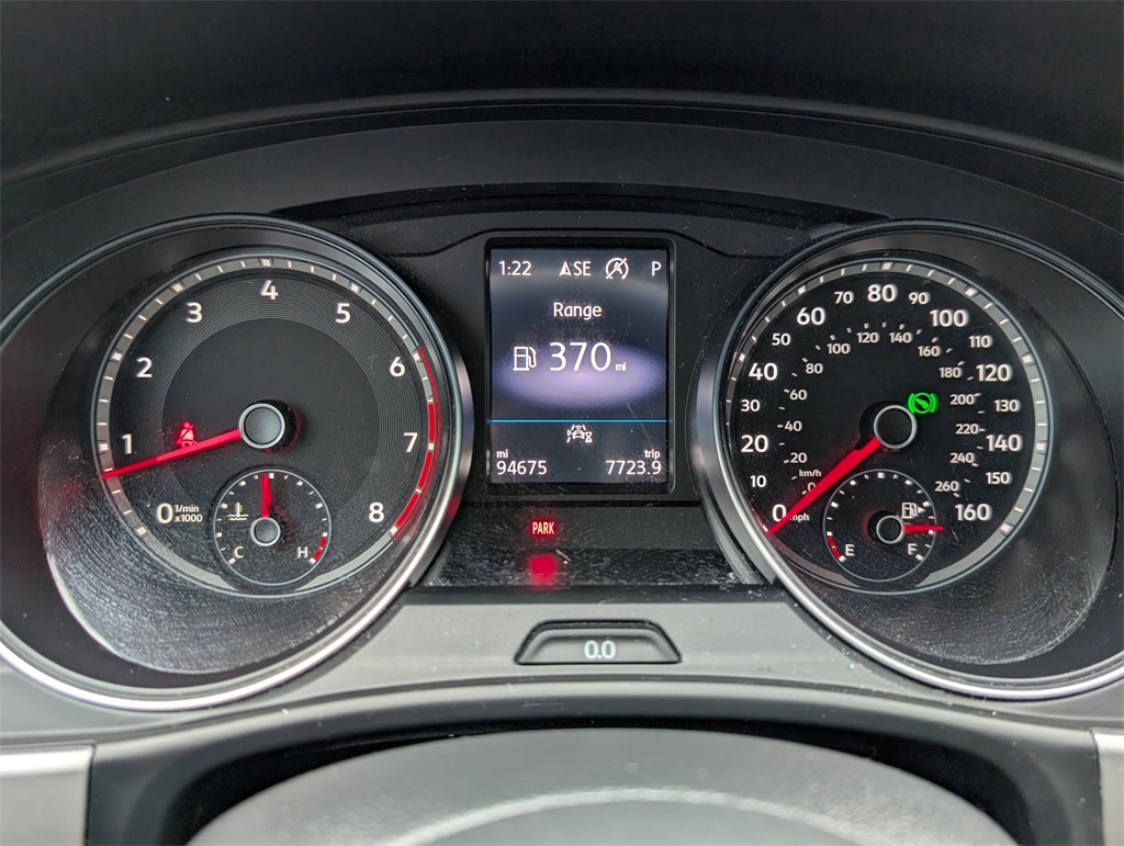 2021 Volkswagen Atlas Cross Sport 3.6L V6 SE w/Technology R-Line  at DeMontrond Auto Country