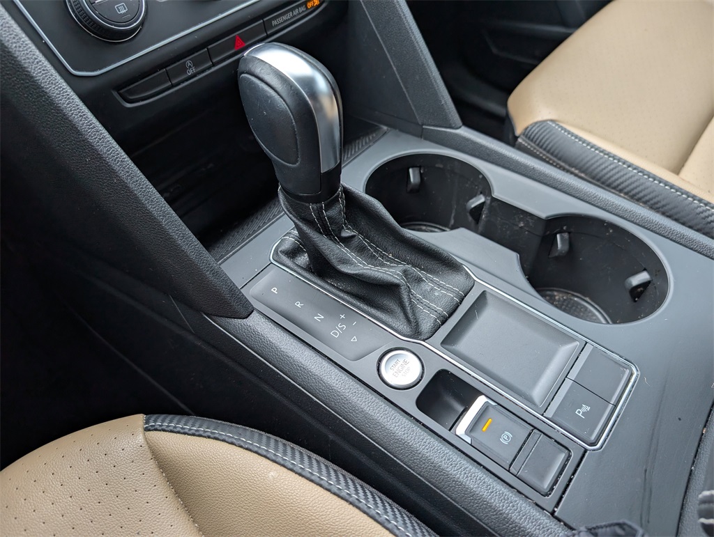 2021 Volkswagen Atlas Cross Sport 3.6L V6 SE w/Technology R-Line  at DeMontrond Auto Country