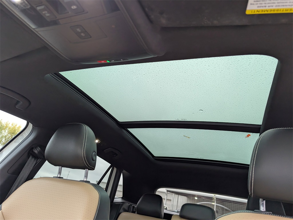 2021 Volkswagen Atlas Cross Sport 3.6L V6 SE w/Technology R-Line  at DeMontrond Auto Country