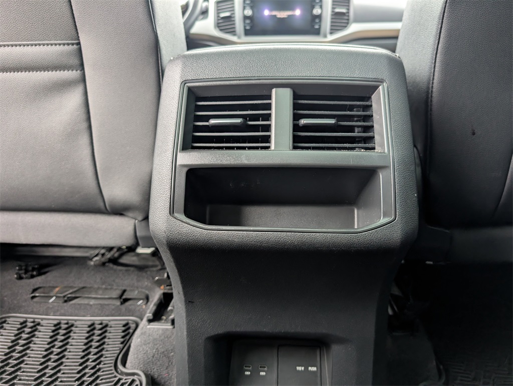 2021 Volkswagen Atlas Cross Sport 3.6L V6 SE w/Technology R-Line  at DeMontrond Auto Country