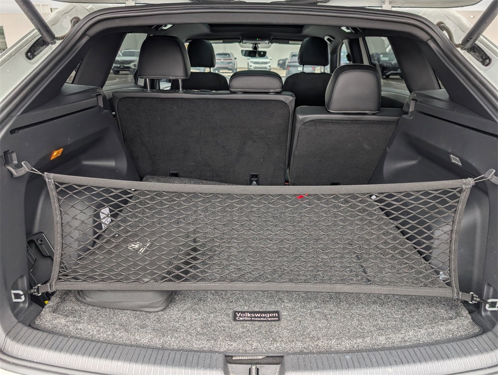 2021 Volkswagen Atlas Cross Sport 3.6L V6 SE w/Technology R-Line  at DeMontrond Auto Country