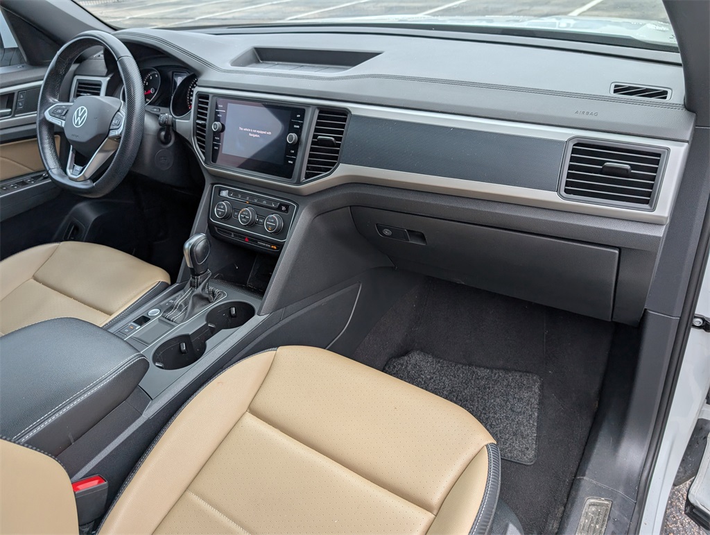 2021 Volkswagen Atlas Cross Sport 3.6L V6 SE w/Technology R-Line  at DeMontrond Auto Country