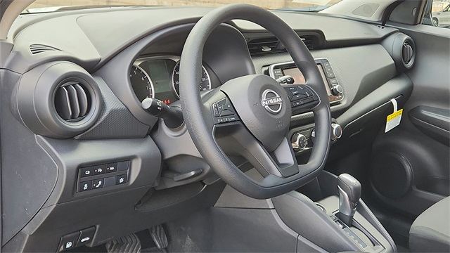 2025 Nissan Kicks Play