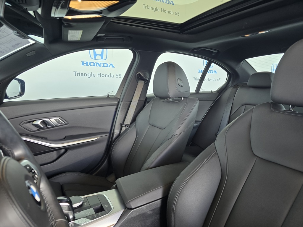 Thumbnail: 2021 BMW 3 Series - 14