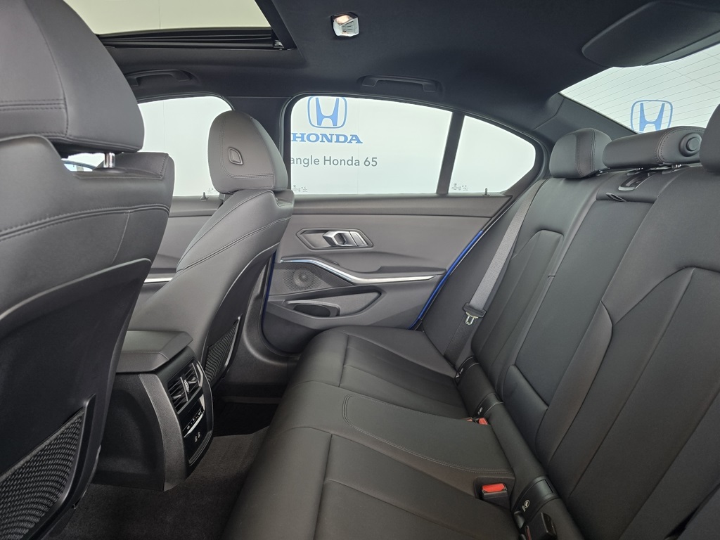 Thumbnail: 2021 BMW 3 Series - 16