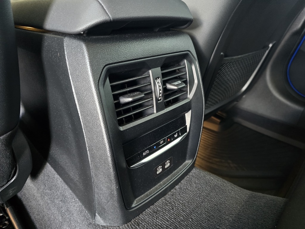 Thumbnail: 2021 BMW 3 Series - 18