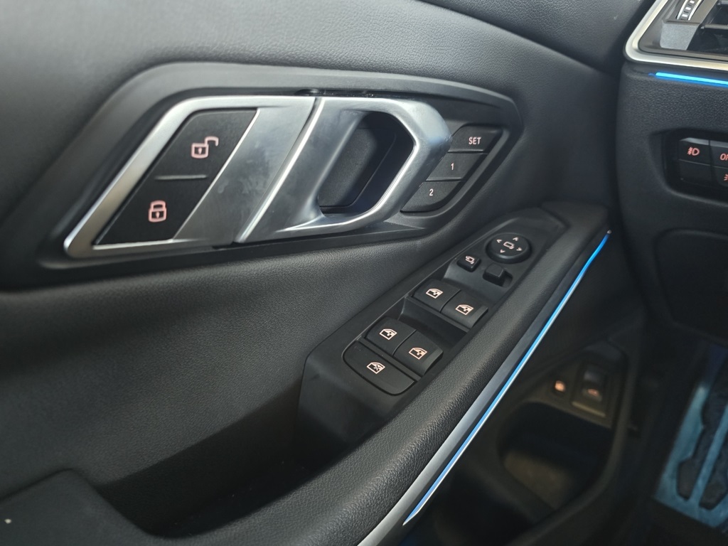 Thumbnail: 2021 BMW 3 Series - 23