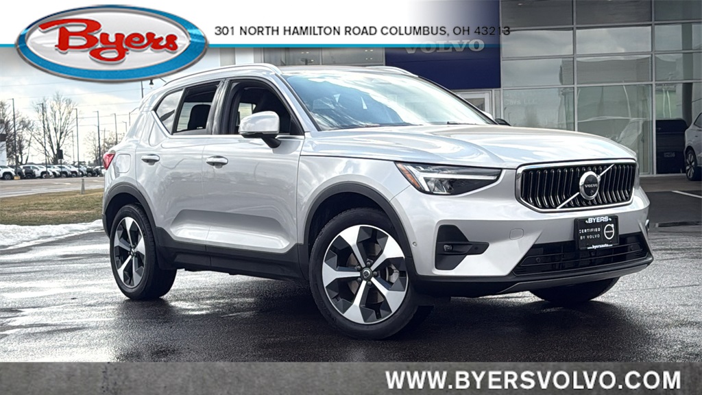 2025 Volvo XC40 B5 Plus Bright Theme AWD