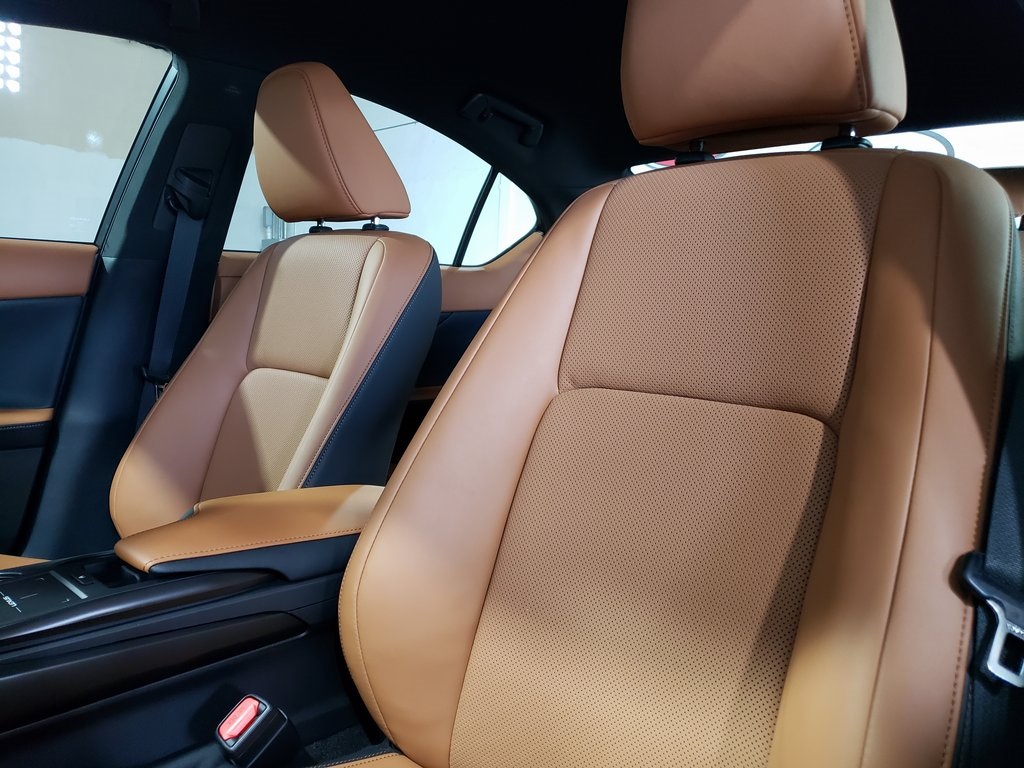 Thumbnail: 2025 Lexus IS - 14