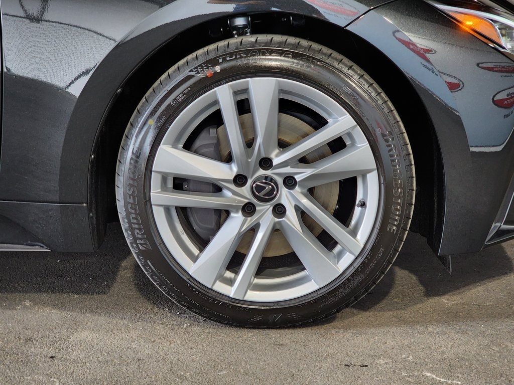 Thumbnail: 2025 Lexus IS - 4