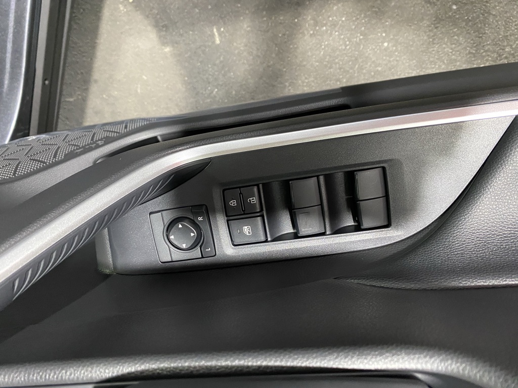 Thumbnail: 2025 Toyota RAV4 - 28