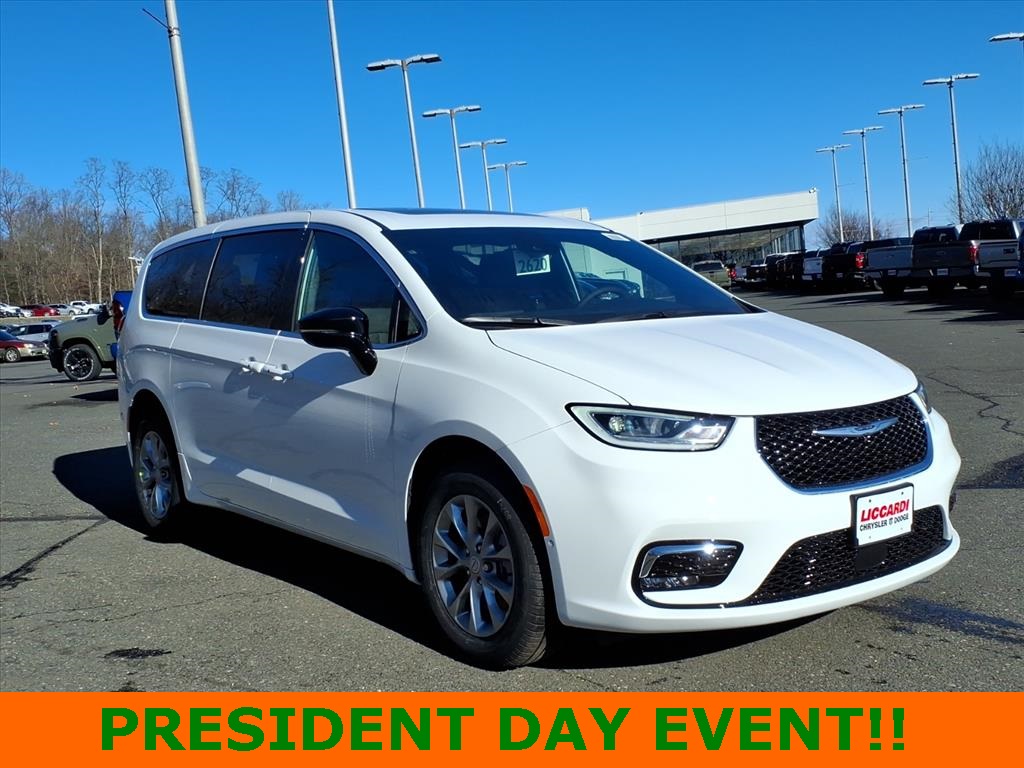 2026 Chrysler Pacifica Select AWD