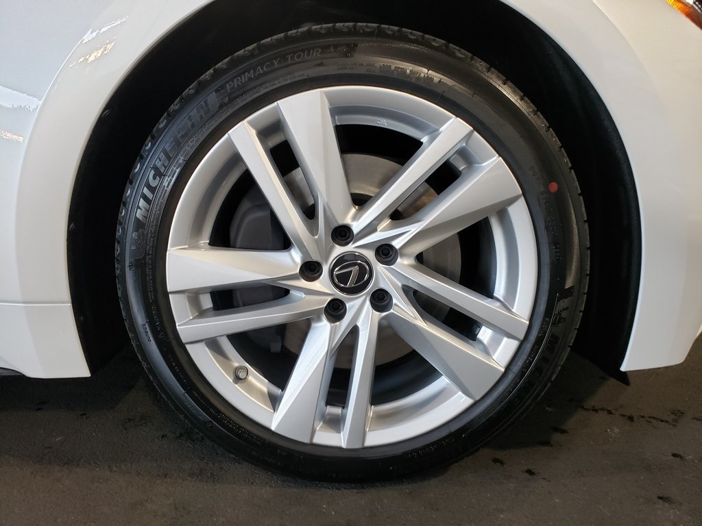 Thumbnail: 2025 Lexus IS - 4