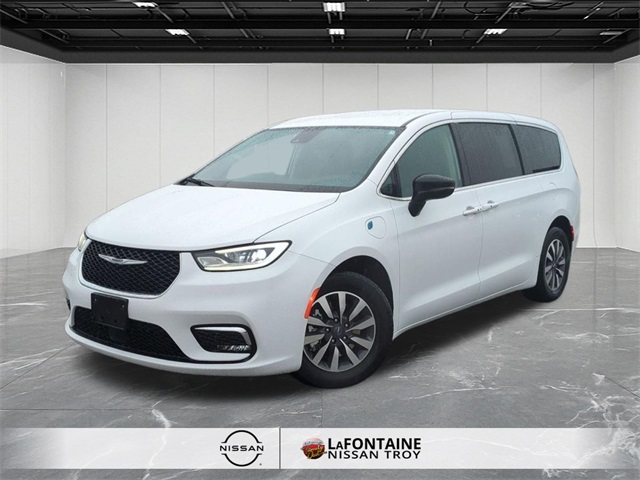 2024 Chrysler Pacifica Hybrid Select