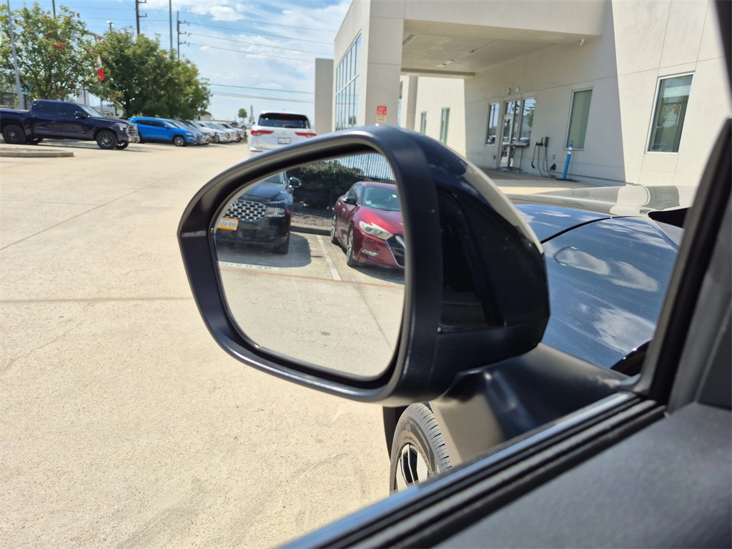 2025 Mitsubishi Outlander SE - 11