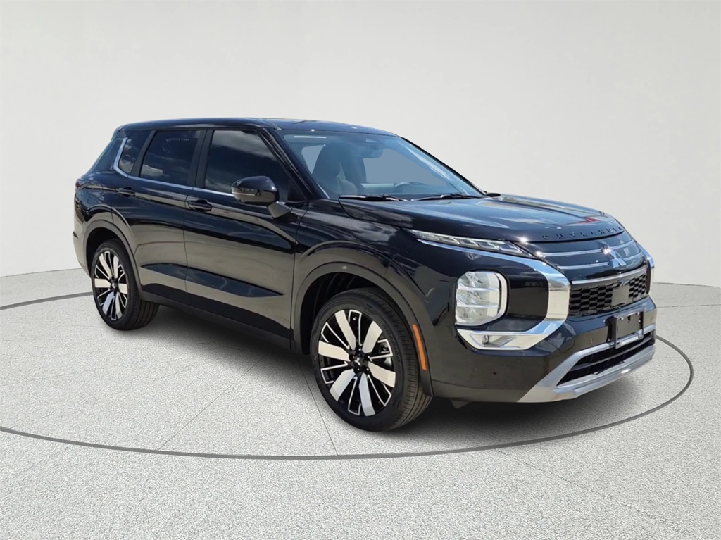 2025 Mitsubishi Outlander SE - 2