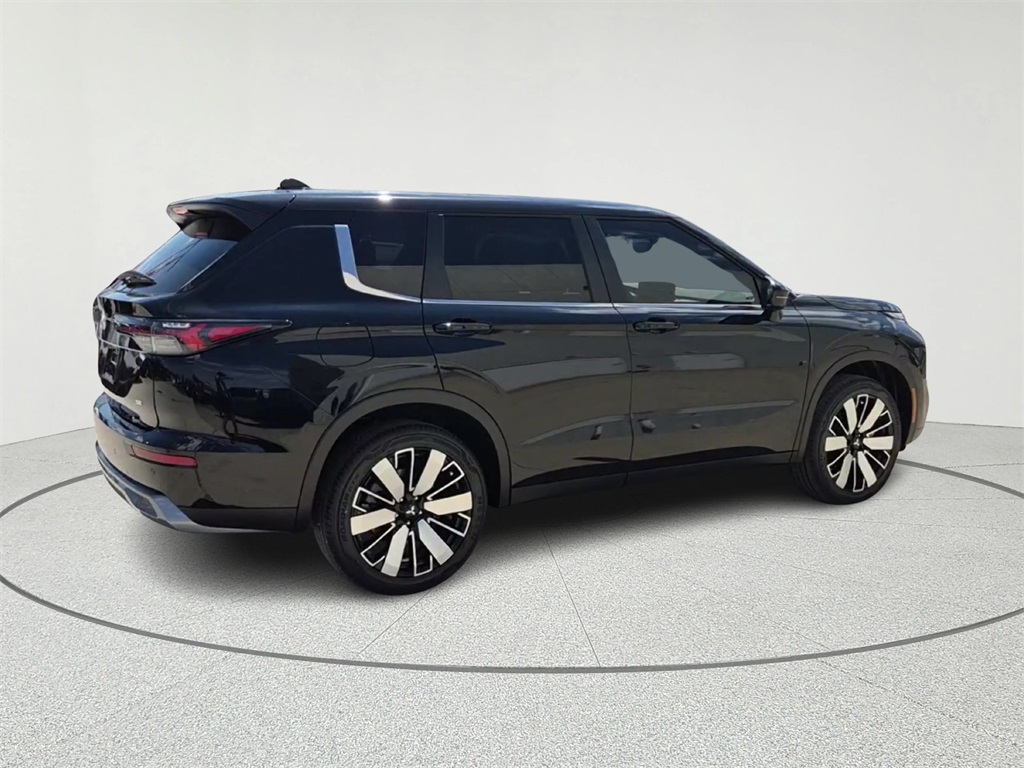 2025 Mitsubishi Outlander SE - 4