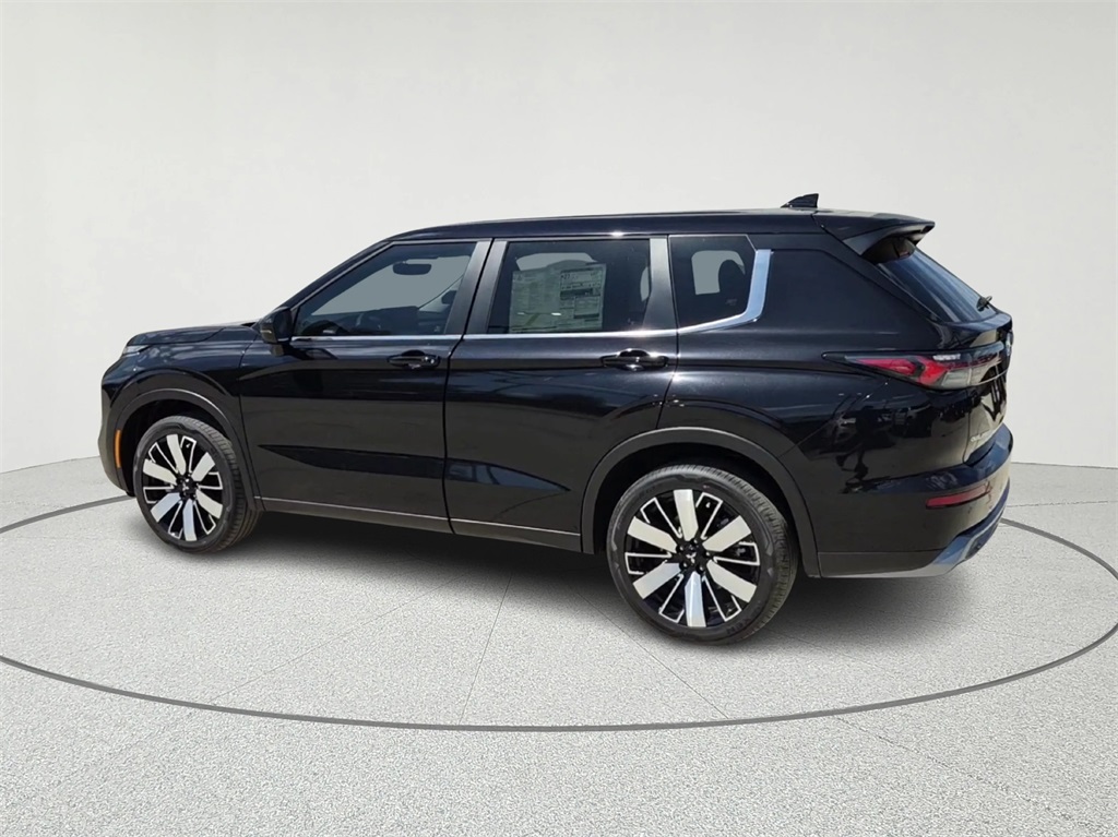 2025 Mitsubishi Outlander SE - 7