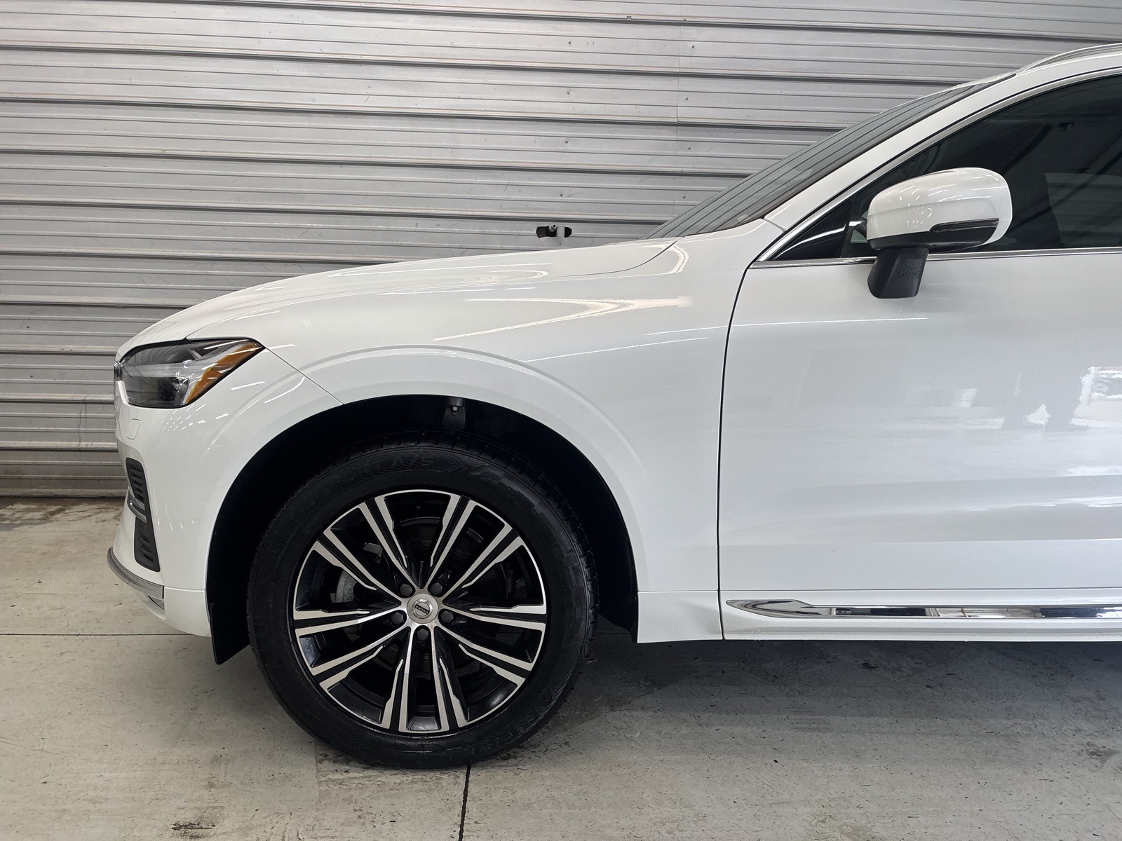 2022 Volvo XC60 B5 Inscription photo 3
