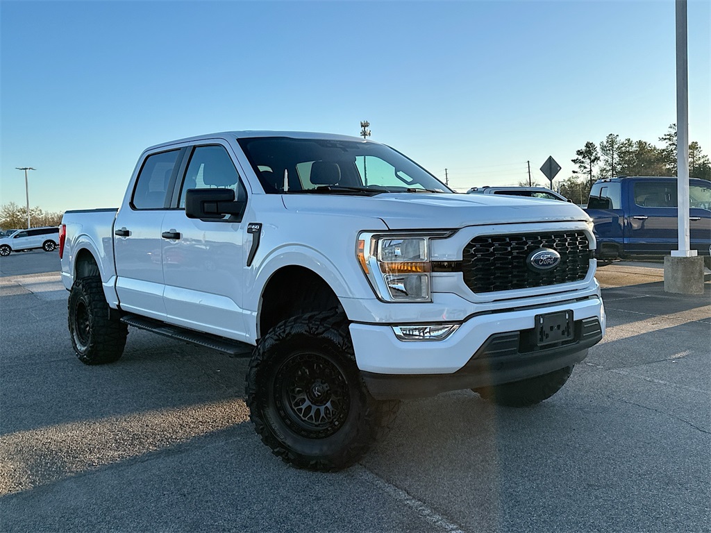 2021 Ford F-150 XL's photo