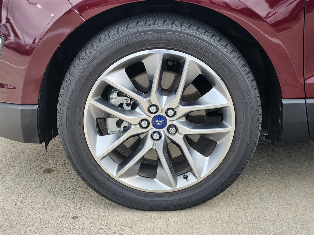 2017 Ford Edge Titanium Red at Autostrade