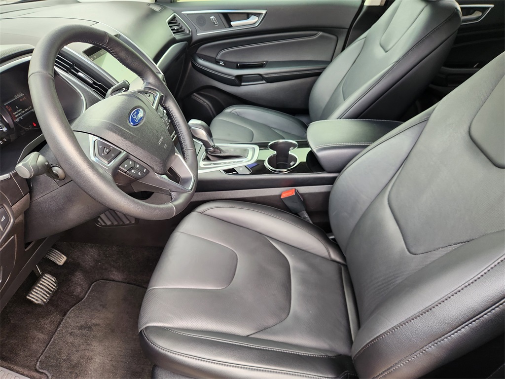 2017 Ford Edge Titanium Red at Autostrade