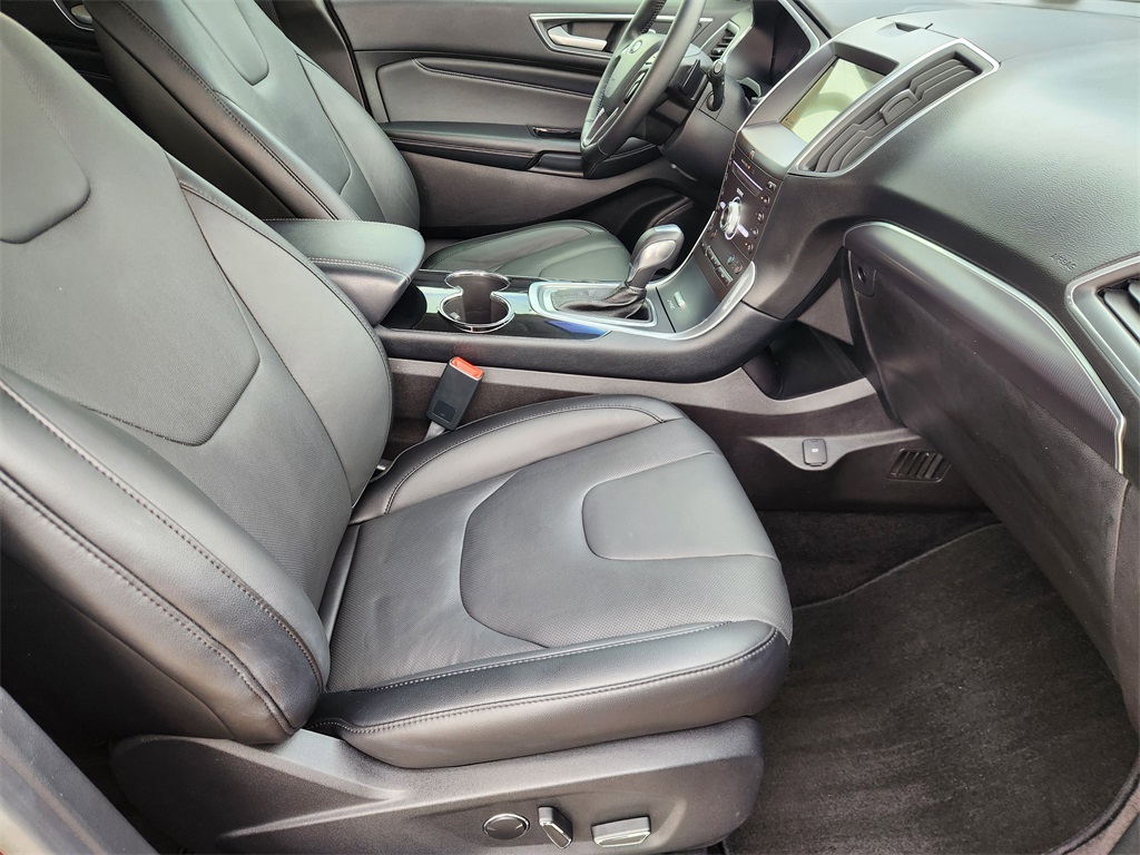 2017 Ford Edge Titanium Red at Autostrade