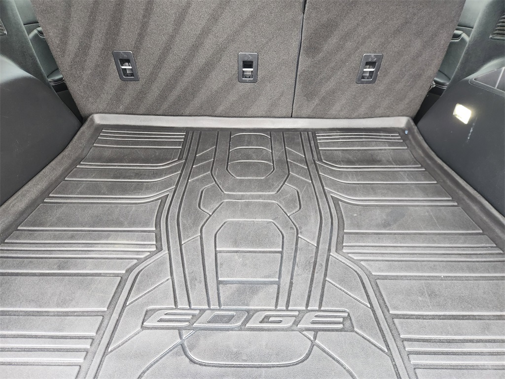 2017 Ford Edge Titanium Red at Autostrade