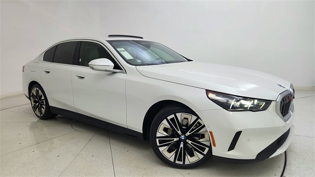 2025 BMW 5 Series 530i RWD