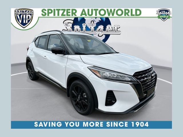 White (Fresh Powder) 2024 Nissan Kicks SR FWD SUV / Crossover Front-Wheel Drive Continuously Variable Transmission