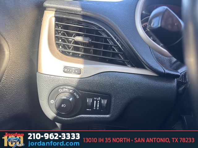 Used Car 2016 Jeep Cherokee  Latitude For Sale Under $10,000 In San Antonio, Texas